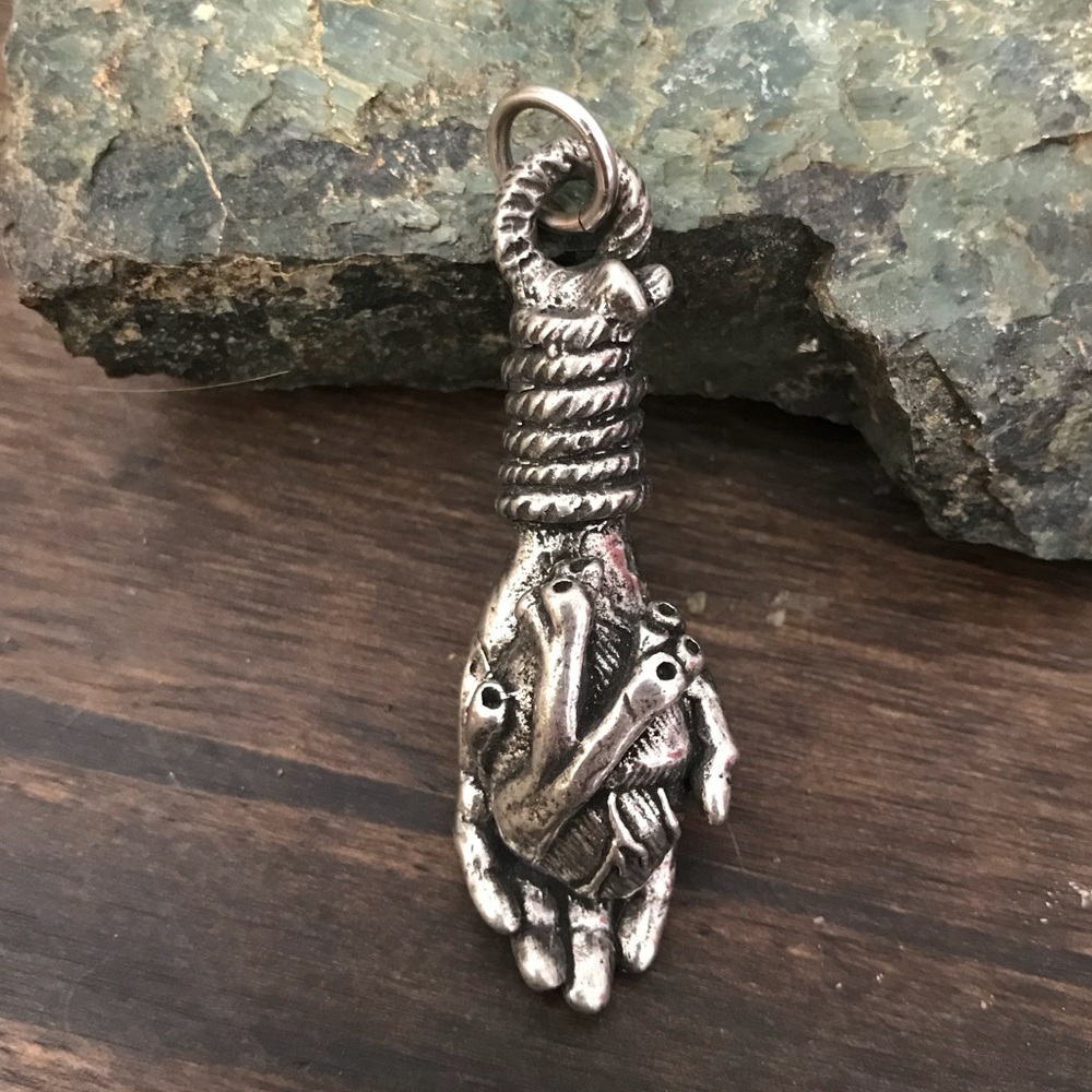 HANDMADE NOOSE HAND HEART PENDANT